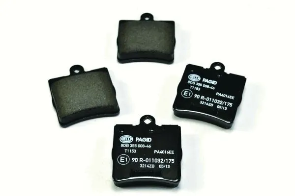 Задні гальмівні колодки 8DB355008461 HELLA