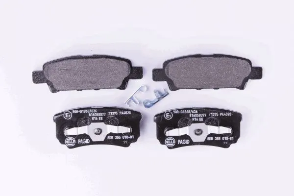 Задні гальмівні колодки 8DB355010811 HELLA
