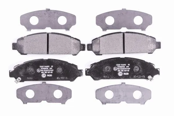Передні тормозні колодки 8DB355021821 HELLA