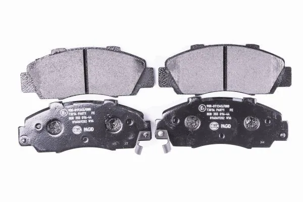 Передні тормозні колодки 8DB355016441 HELLA