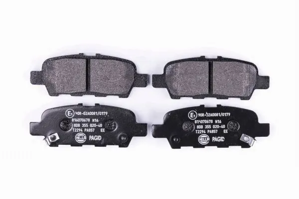 Задні дискові колодки HELLA 8DB355020401