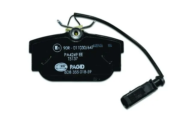 Задні гальмівні колодки 8DB355018591 HELLA