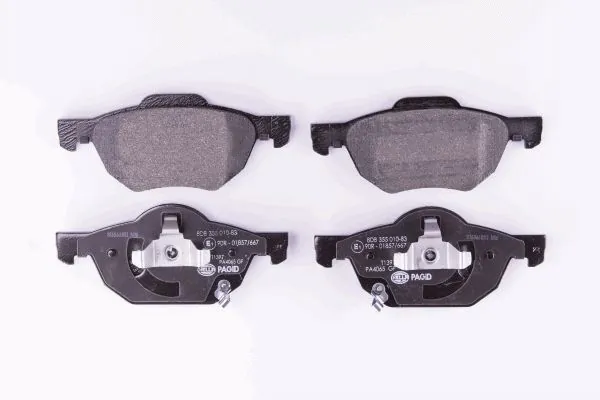 Передні тормозні колодки 8DB355010831 HELLA