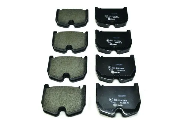 Передні тормозні колодки 8DB355010381 HELLA
