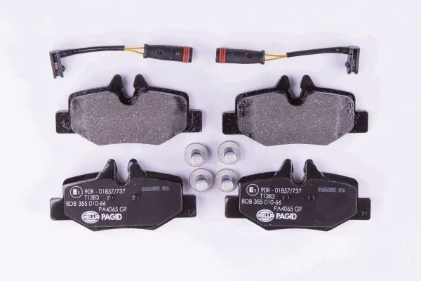 Задні дискові колодки HELLA 8DB355010661