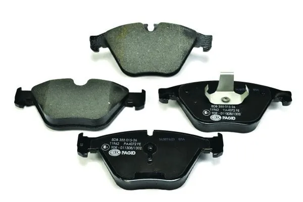 Передні тормозні колодки 8DB355015261 HELLA