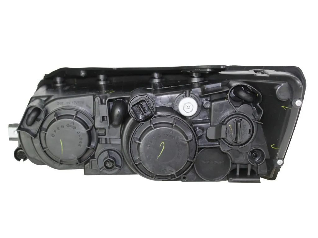 Фара права 921023K020 General Motors