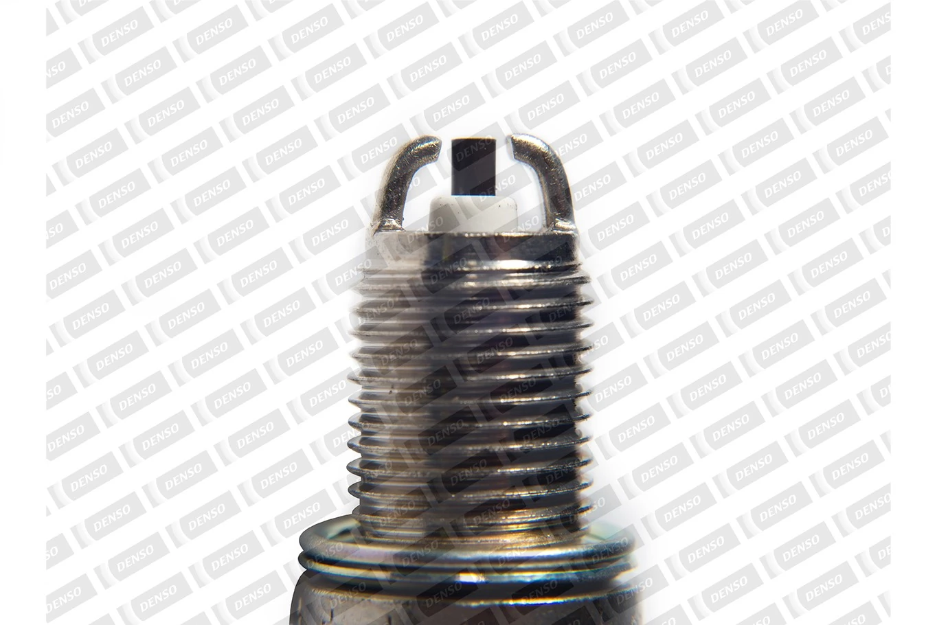 Свічки автомобільні Denso K20TNR ціна, від 4.52 USD