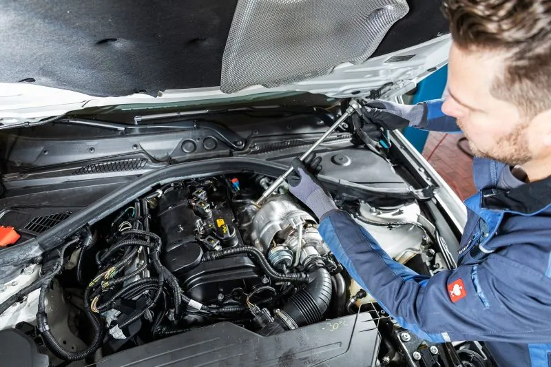 83300495560 BMW 