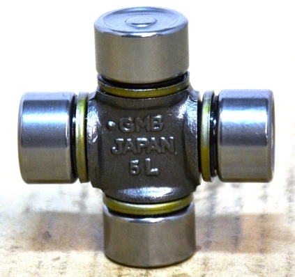 Хрестовина карданного валу на Lexus RX 450H/350L/200T L25