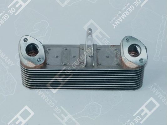 Радіатор масляний Mercedes A0011888801 ціна, від 83.64 USD