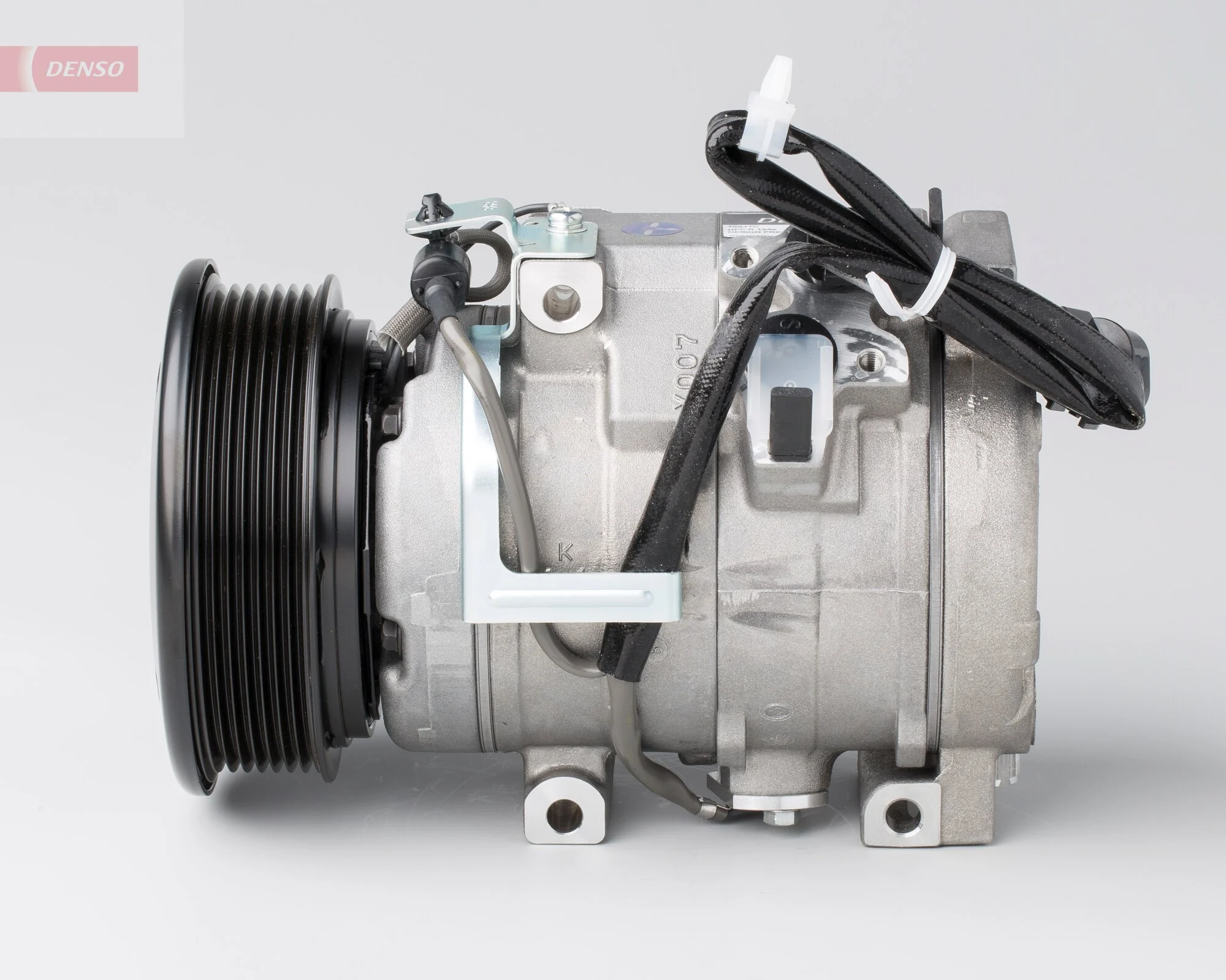 Компресор системи кондиціювання Denso DCP45011 ціна, від 236.28 USD