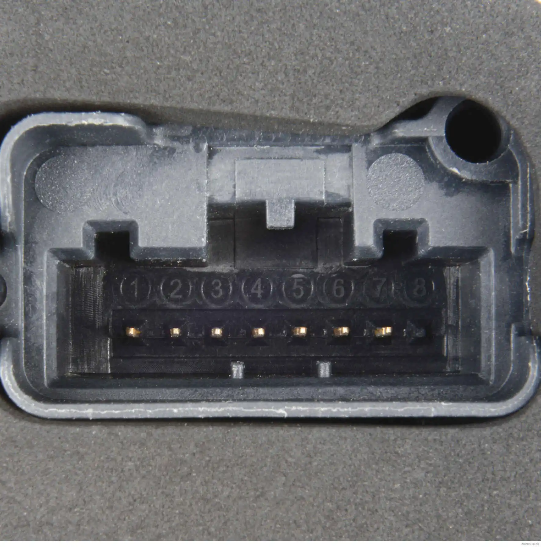 Замок передніх пасажирських дверей HB Autoelektrik 73100044 ціна, від 57.00 USD