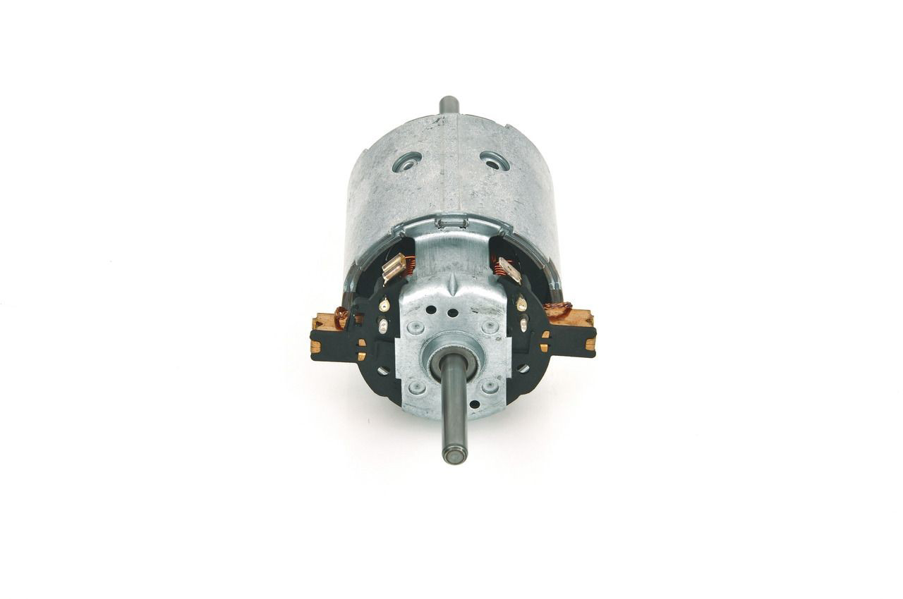 0130111042 Bosch Електромотор пічки