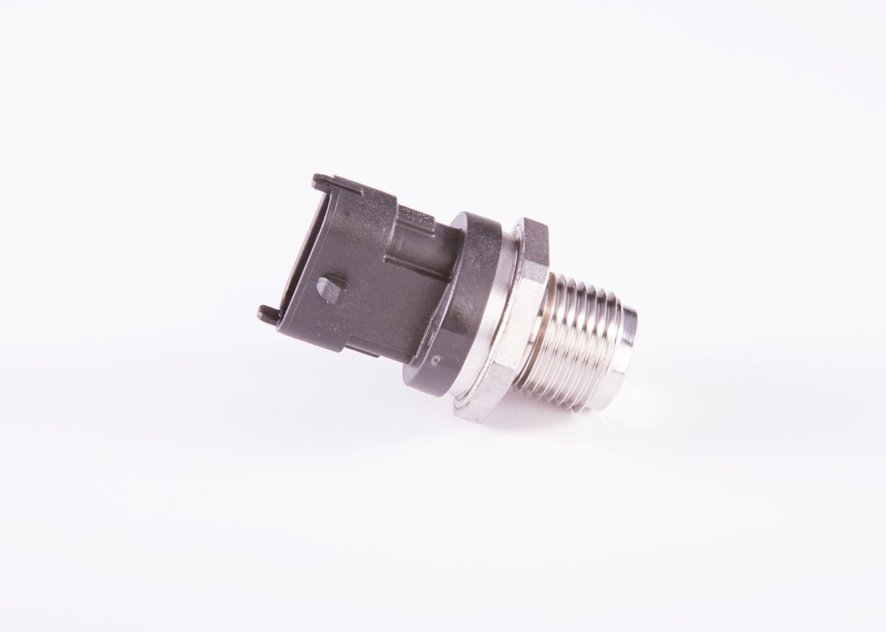 Датчик тиску палива Bosch 0281006165 ціна, від 102.97 USD
