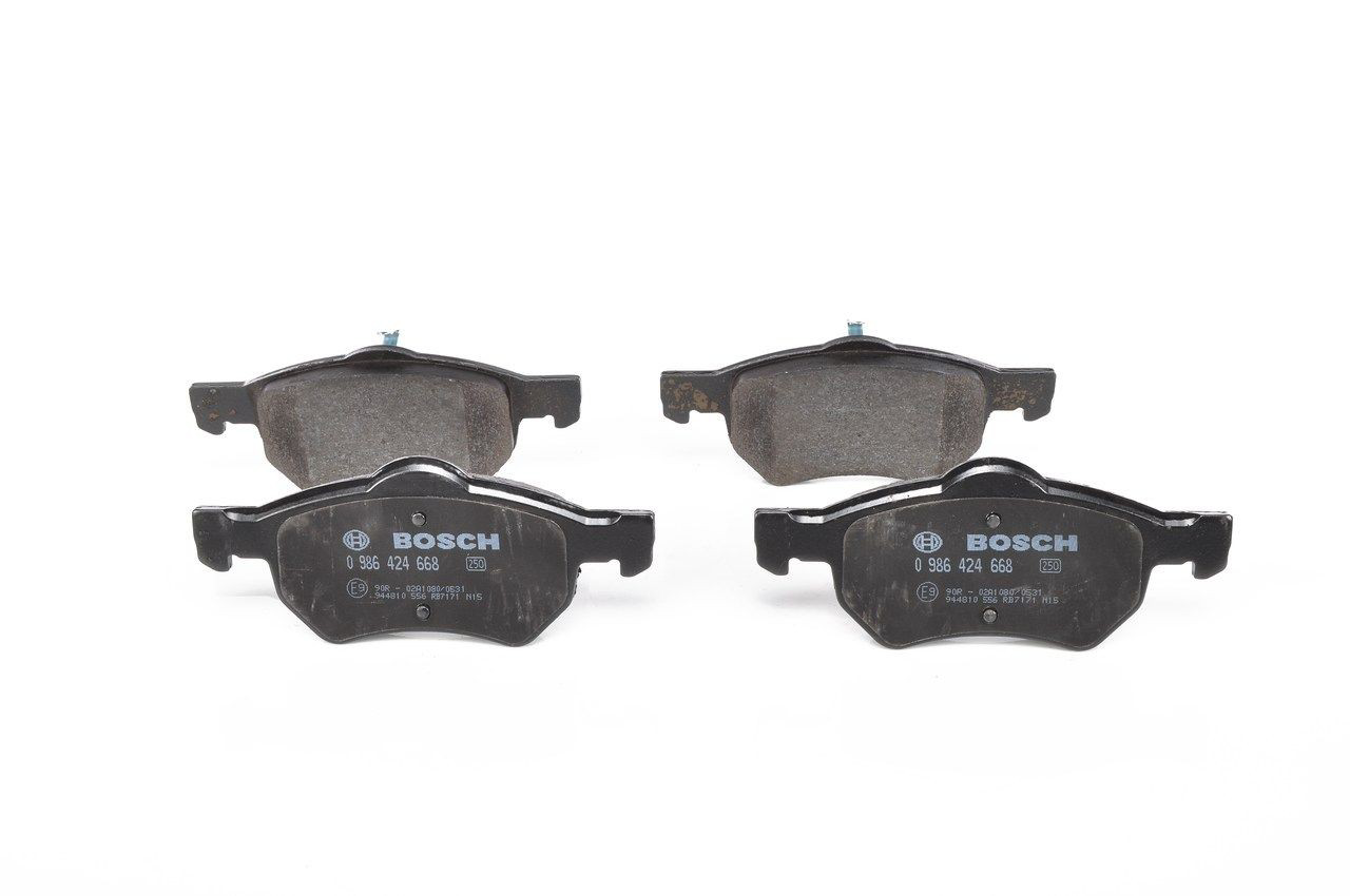 0986424668 Bosch Передні гальмівні колодки