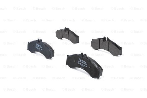 Купити 0986424832 Bosch Колодки гальмівні передні, дискові