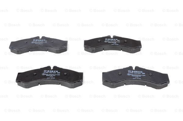 Купити 0986424832 Bosch Колодки гальмівні передні, дискові