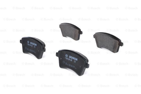 Передні тормозні колодки 0986494332 Bosch