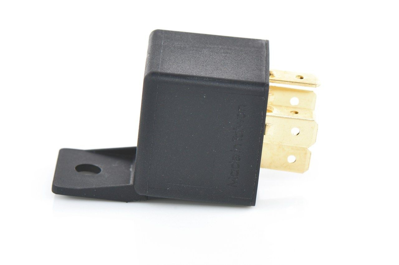 Автомобільні реле поворотів Bosch 0986AH0150 ціна, від 2.46 USD
