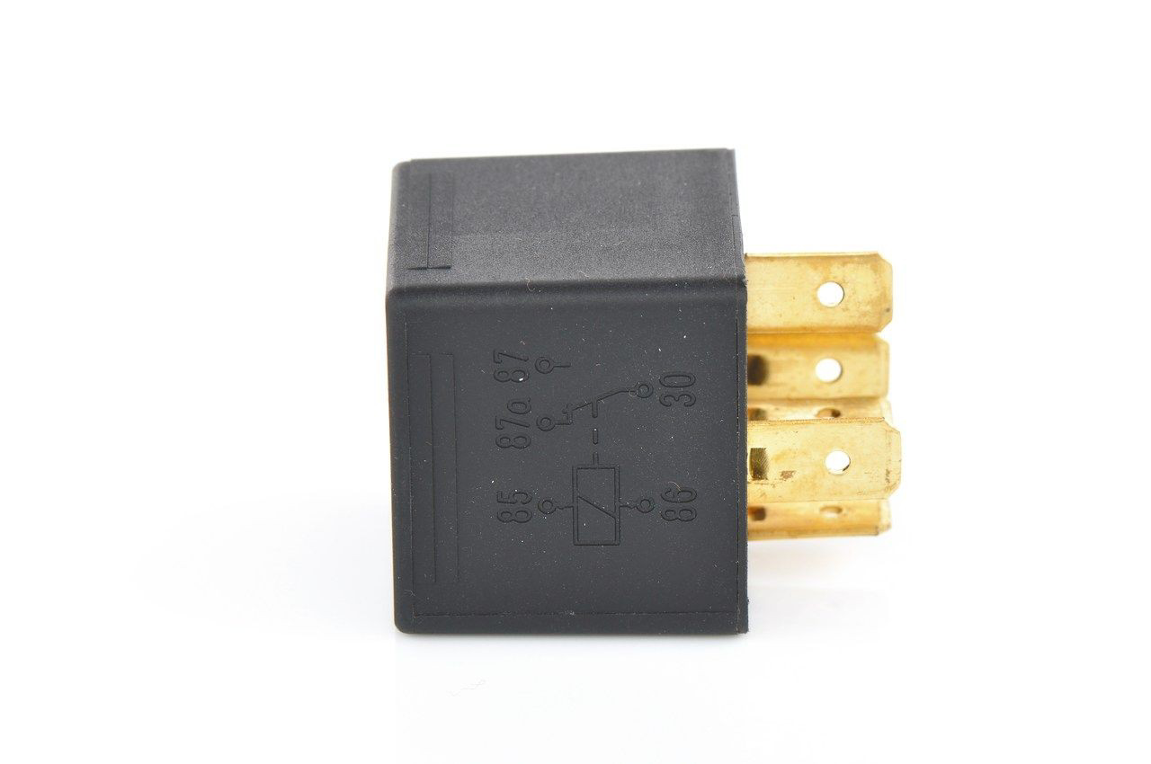  Bosch 0986AH0151 ціна, від 2.32 USD