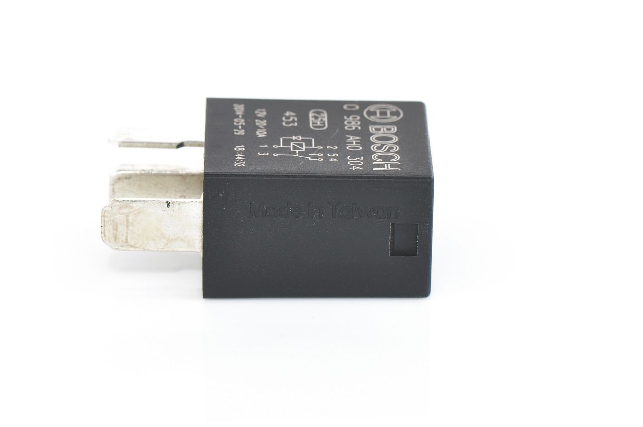 Реле електричне багатофункціональне Bosch 0986AH0304 ціна, від 3.78 USD