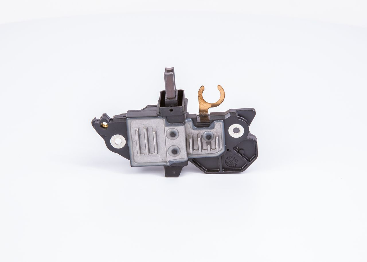 Реле регулятор генератора Bosch 1986AE0099