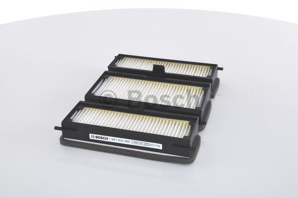 Фільтр повітряний обігрівача Bosch 1987432060 ціна, від 13.52 USD