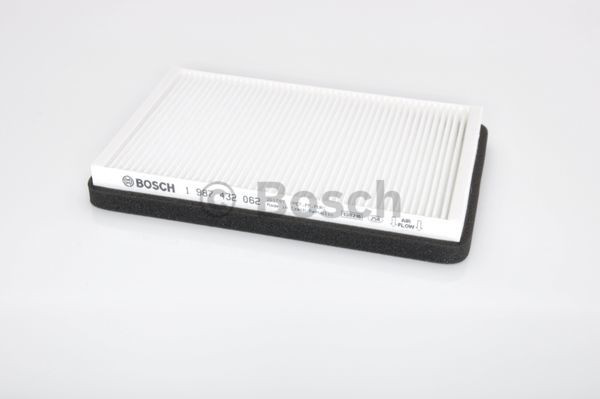 Фільтр повітряний обігрівача Bosch 1987432062 ціна, від 9.10 USD