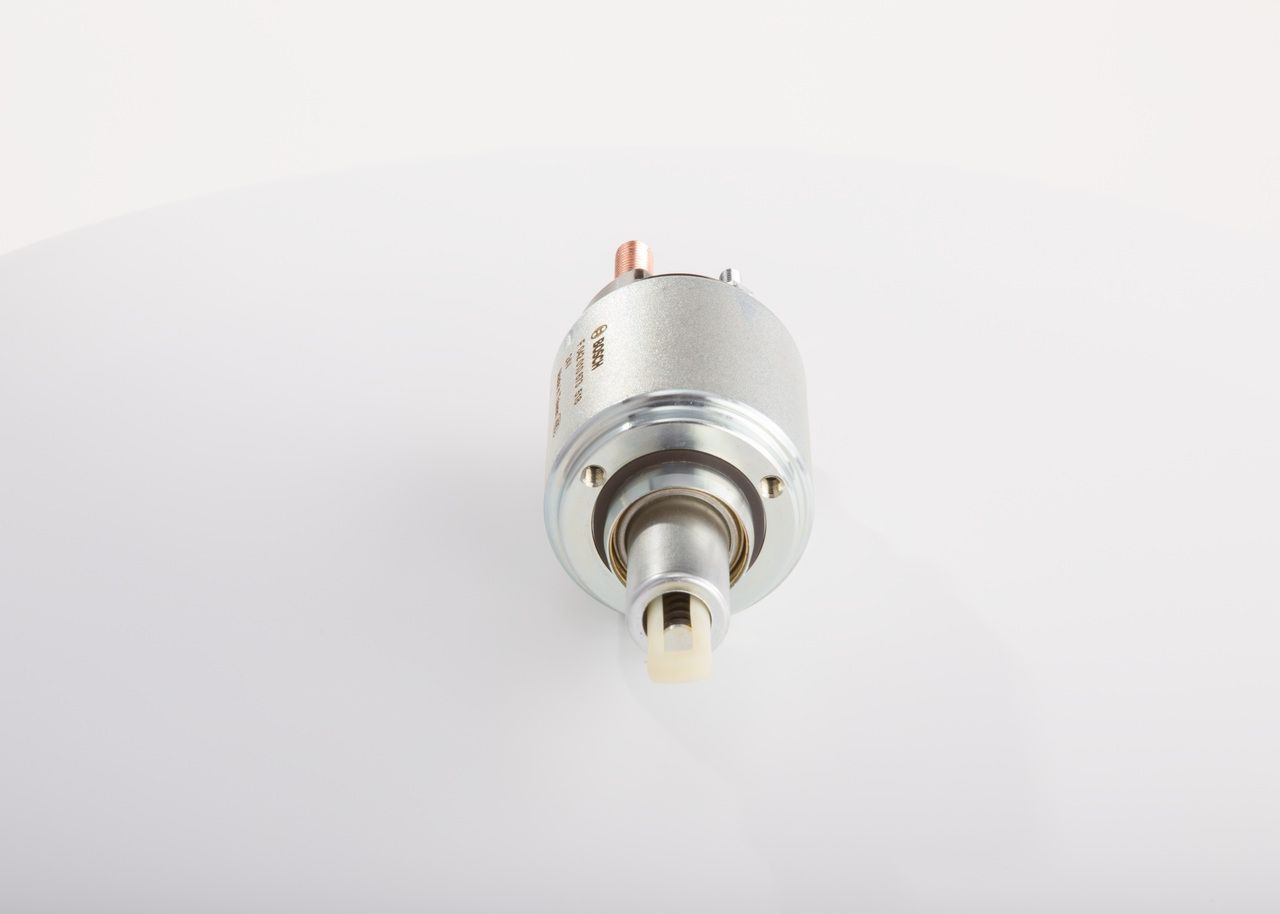 F042010673 Bosch Тягове реле стартера
