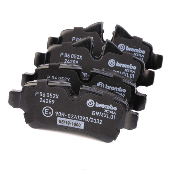 Задні гальмівні колодки P06052X Brembo