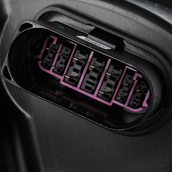 Купити 1EL011150361 HELLA Фара правая