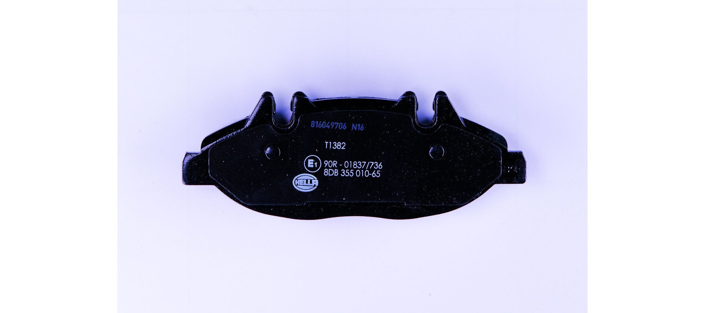 Передні тормозні колодки 8DB355010651 HELLA