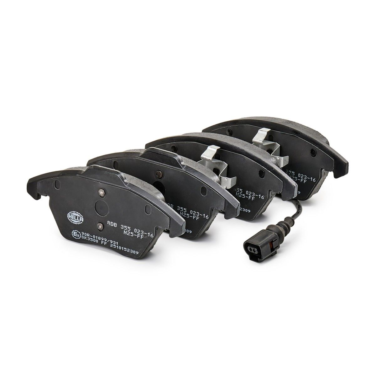 8DB355023161 HELLA Передні гальмівні колодки