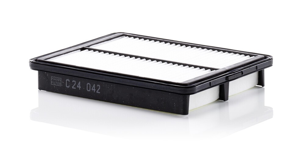 Елемент повітряного фільтра Mann-Filter C24042 ціна, від 5.17 USD