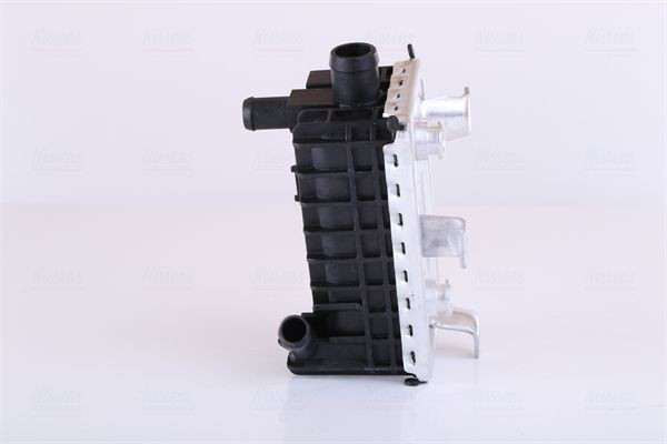 Радіатор масляний Nissens 90895 ціна, від 73.92 USD