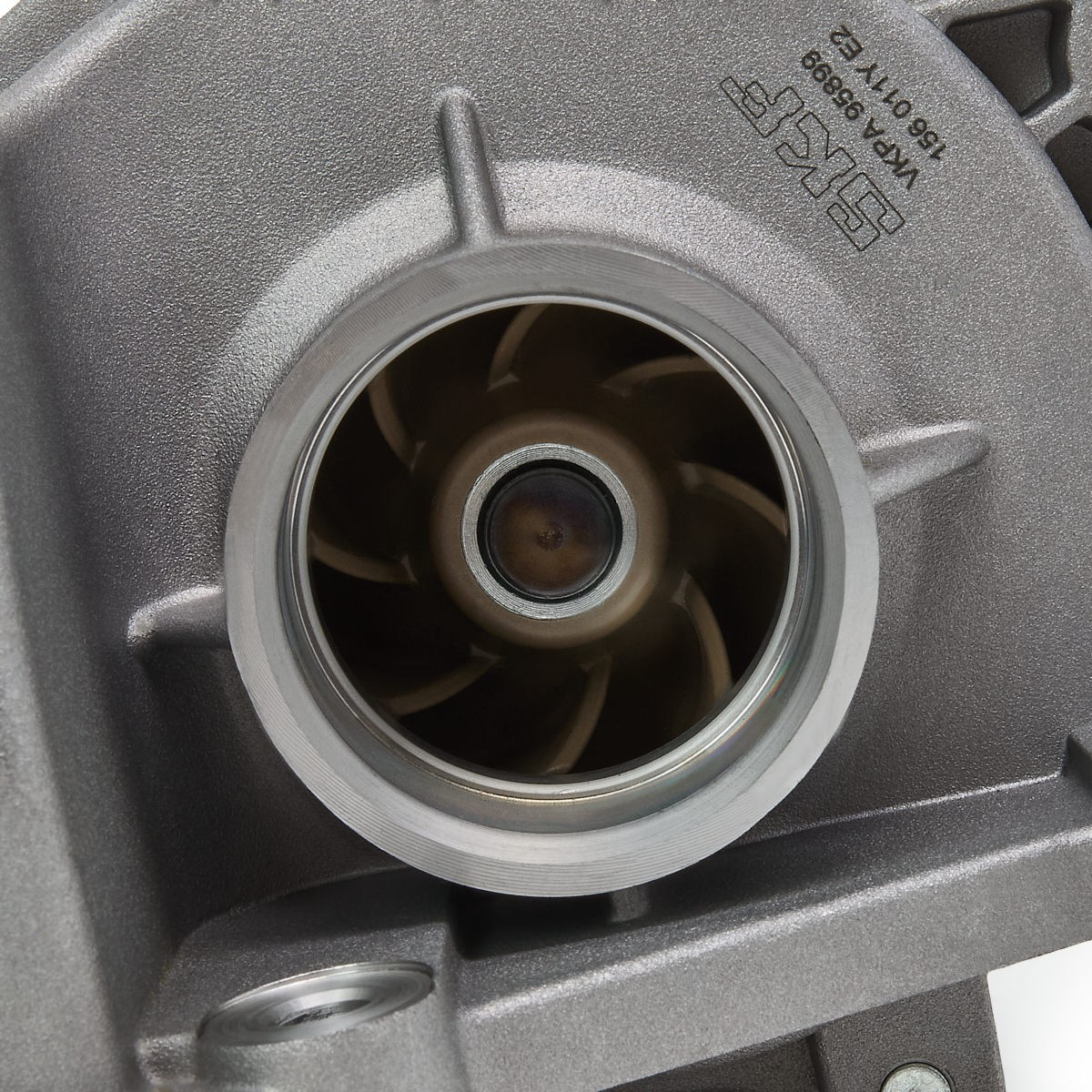 Помпа охолодження SKF VKPA95899 ціна, від 41.01 USD