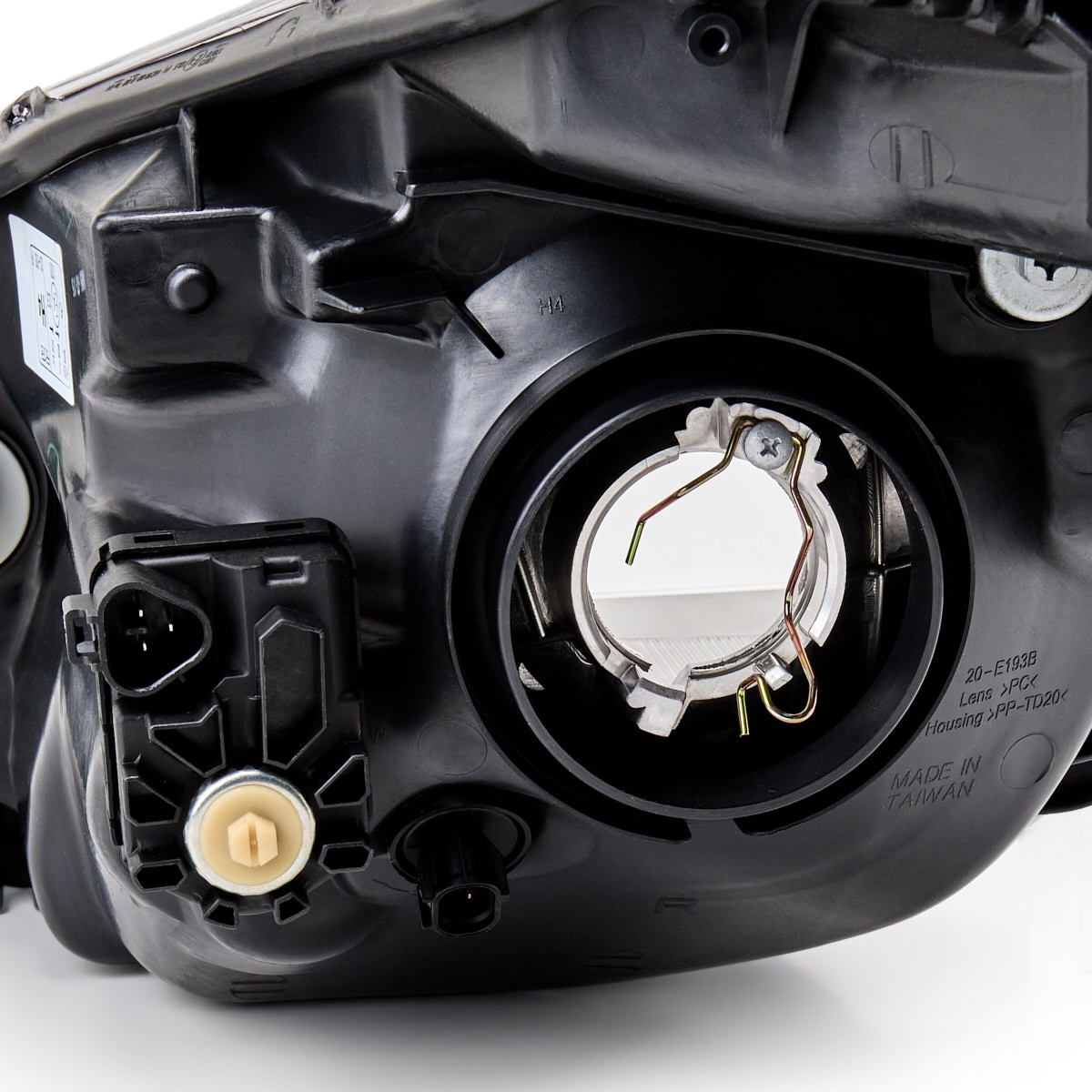 Фара правая Toyota Yaris хетчбек (P13) (2011 - 2020) ціна, від 106.87 USD