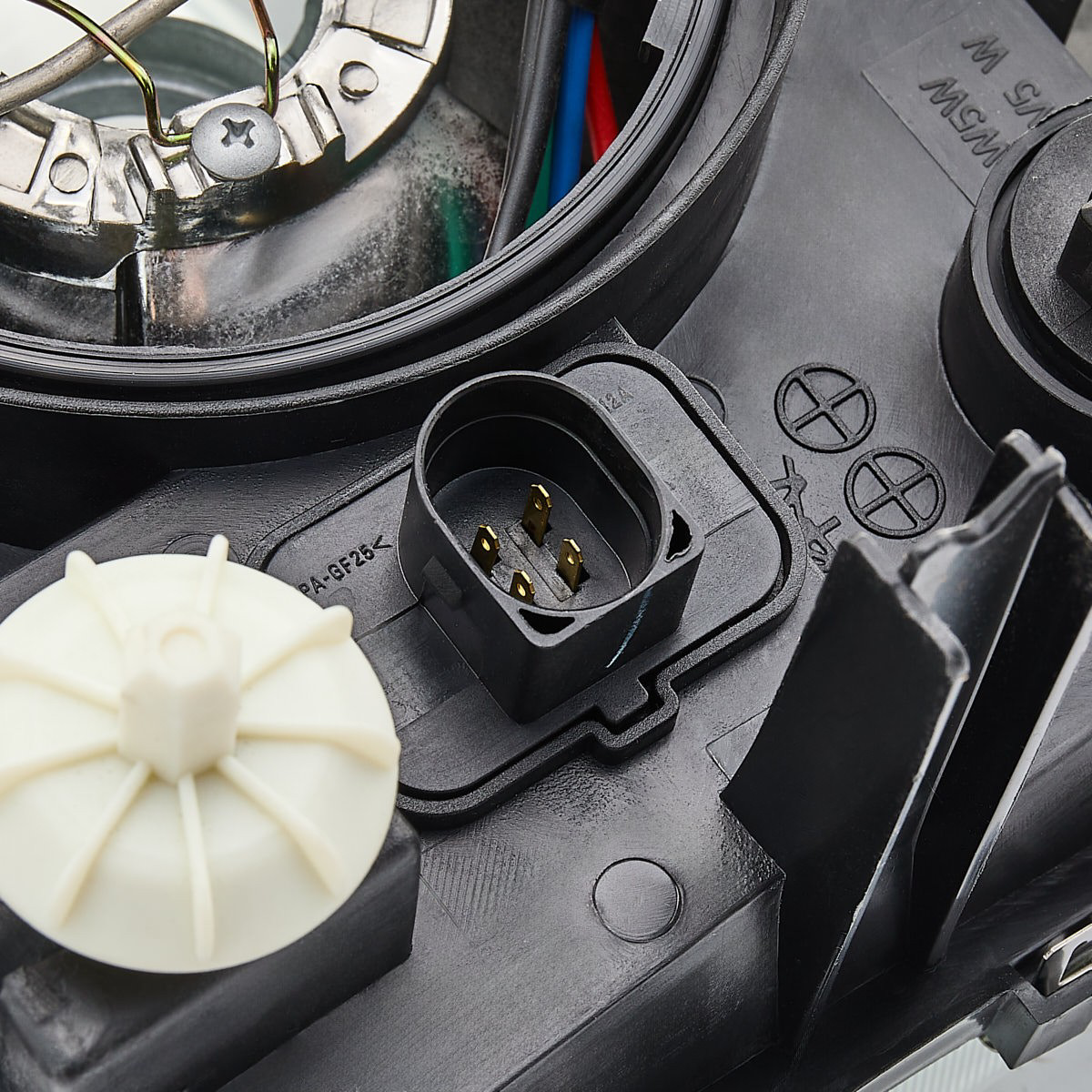 Купити FP9559R1T TYC Фара ліва передня