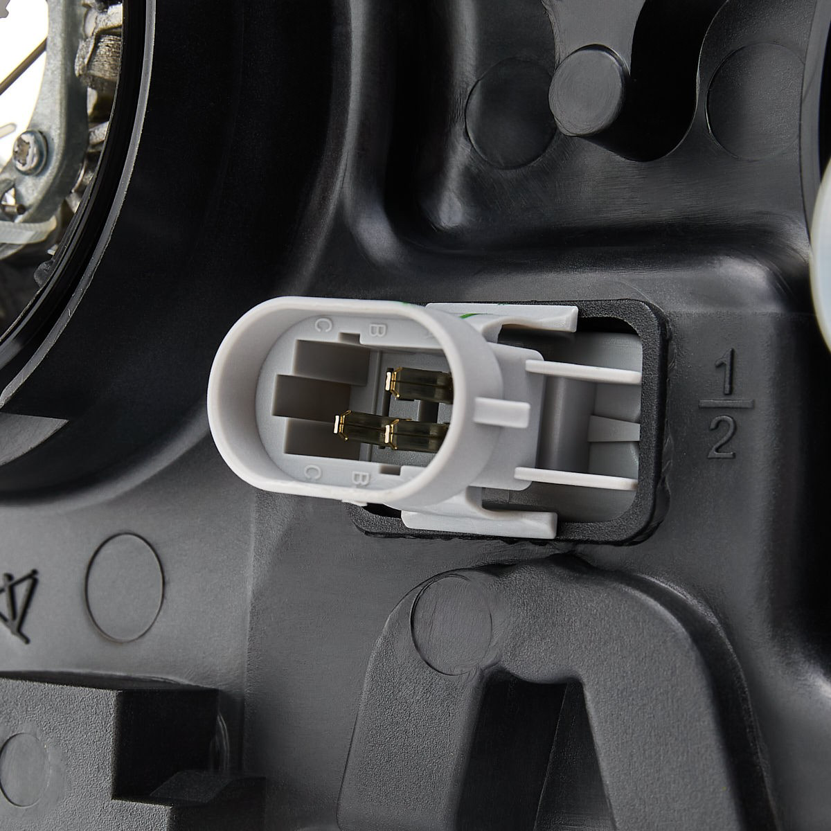 205974052 TYC Фара дальнього світла в зборі