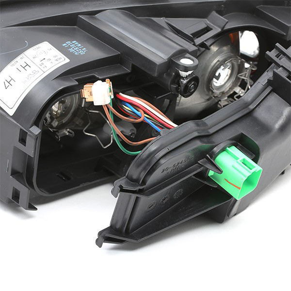 Фара правая Magneti Marelli LPC441 ціна, від 40.87 USD