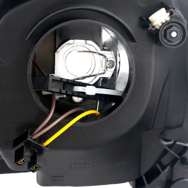 Фара правая TYC 206357052 ціна, від 57.32 USD
