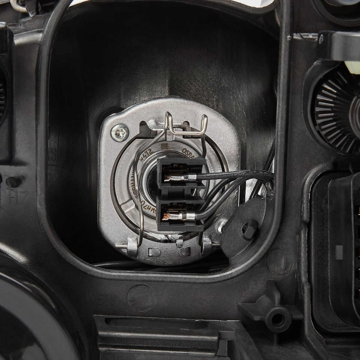 Фара передня права VALEO 043817