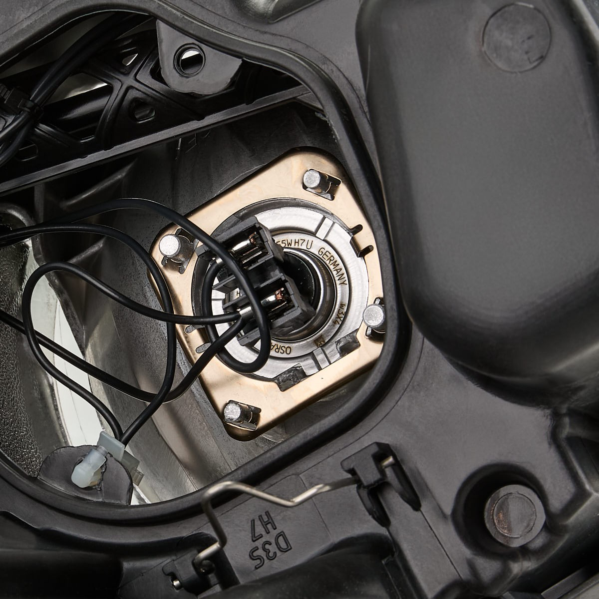 Фара правая VALEO 044436 ціна, від 151.29 USD