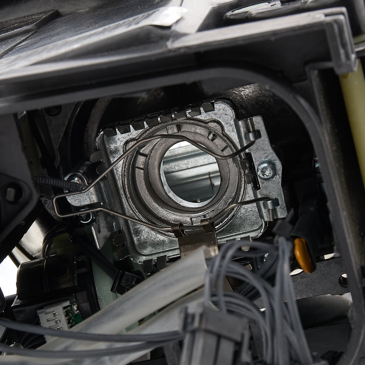 Фара передня права VALEO 088982