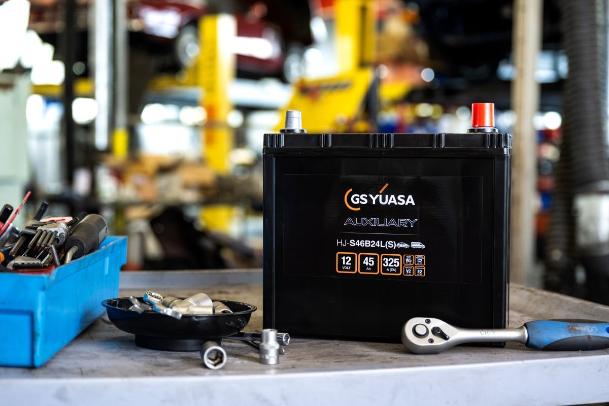 Батарея акумуляторна Yuasa HJS46B24L ціна, від 239.88 USD