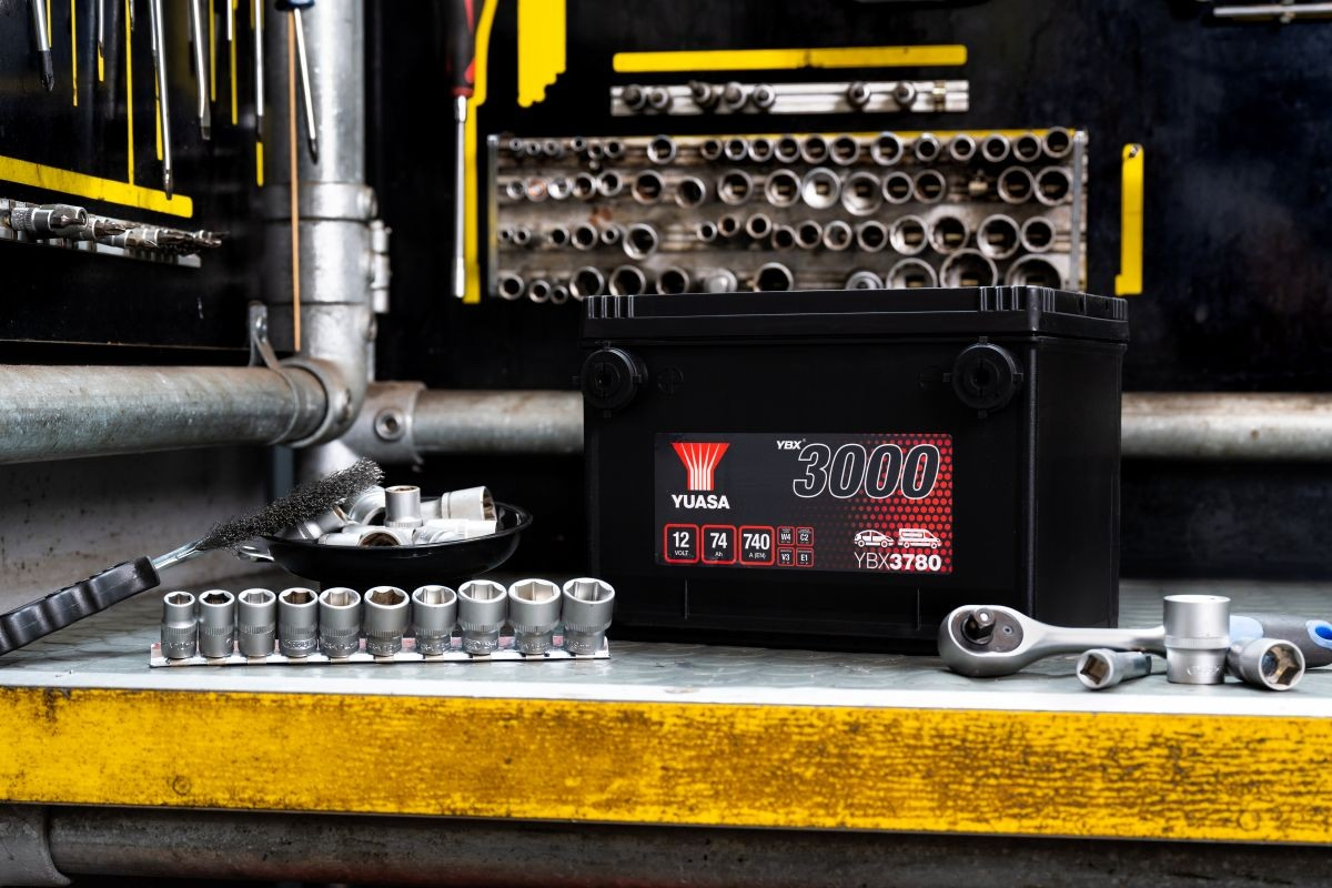 Батарея акумуляторна Yuasa YBX3780 ціна, від 145.86 USD