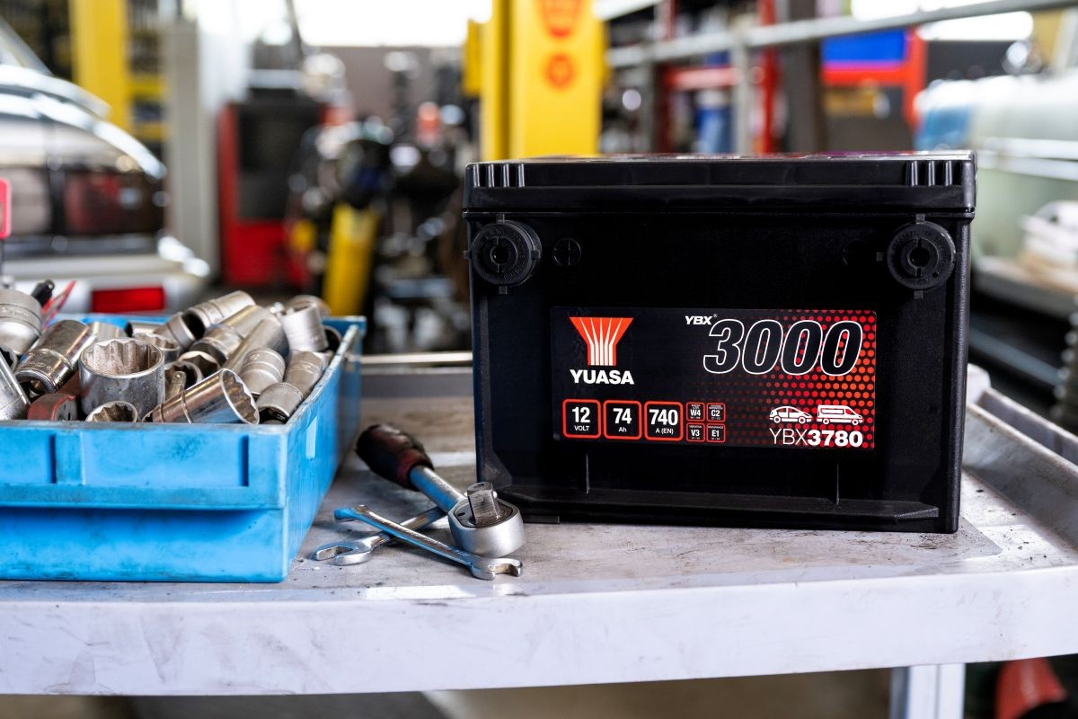 YBX3780 Yuasa Авто акумулятор