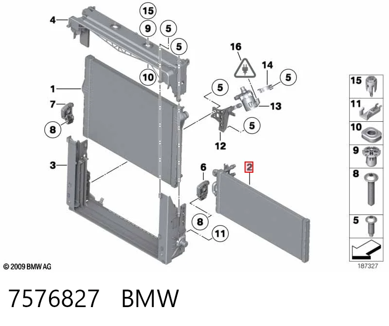 7576827 BMW Радіатор охолодження двигуна, додатковий