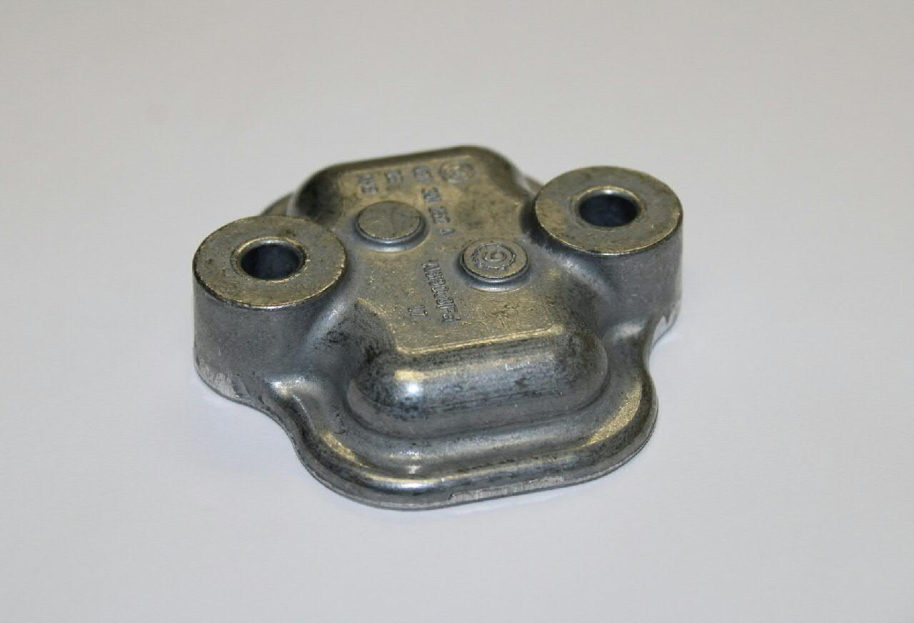 02T301252A VAG Кришка коробки передач